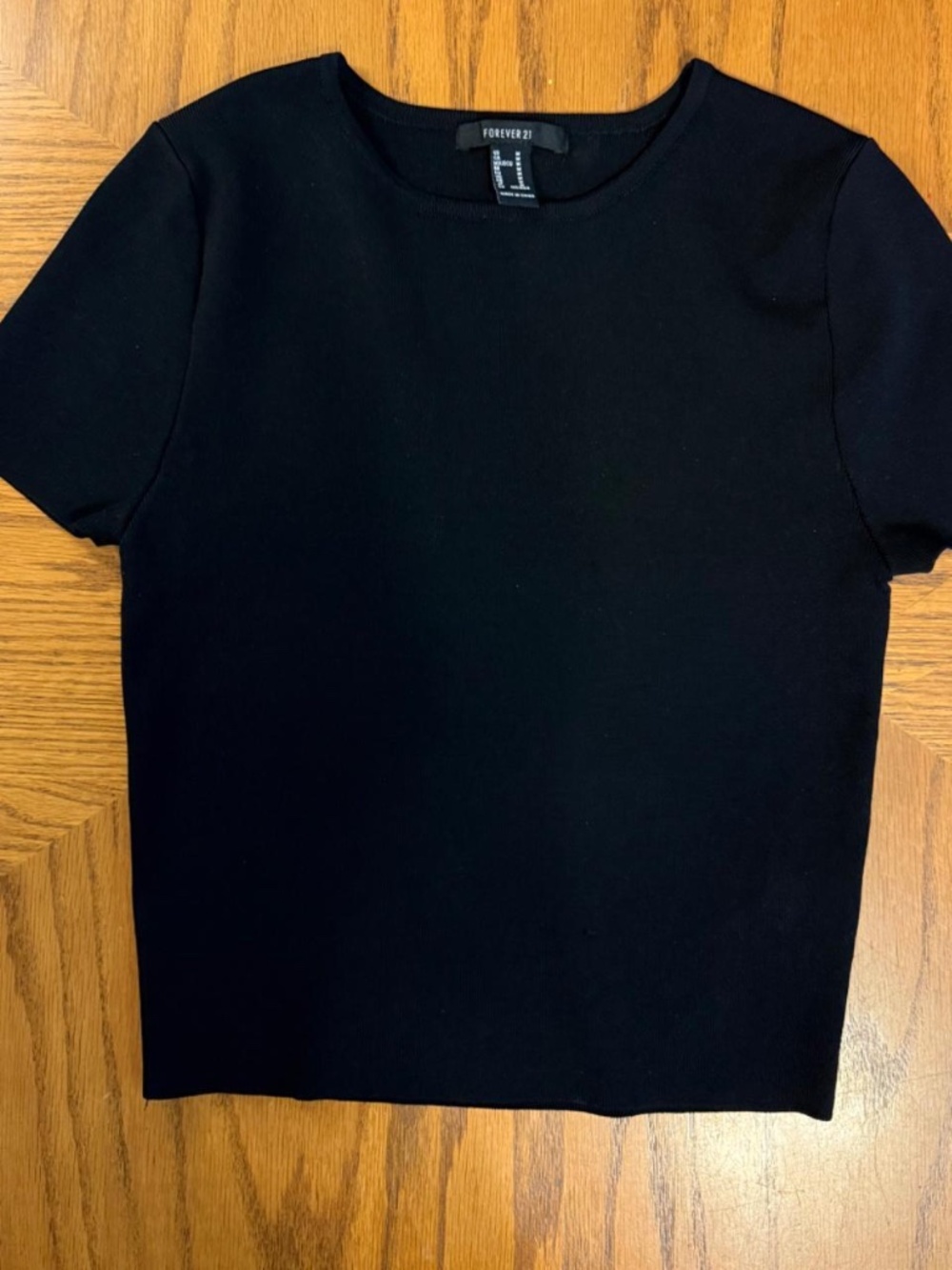Medium Forever 21 ribbed black crop top